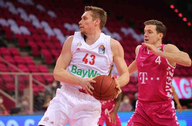 士甚至怀疑 士甚至怀疑